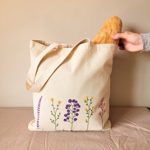 floral tote bag, floral canvas tote bag, flower tote bag, tote bag aesthetic, cute tote bag, shopping bag, reusable tote bag, ecobag