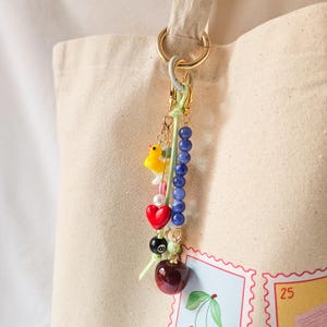 Alt-Girl-Schlüsselanhänger, Ente und 8-Ball-Anhänger, ästhetisches Taschenaccessoire, lustiges Geschenk für Teenager, bunter Kirsch-Anhänger