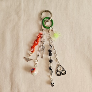llavero trendy con mosquetón para bolso, llavero en tendencia para bolso, charm para tote bag, regalo diferente, regalo amiga cumpleaños