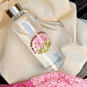 reusable watter bottle with straw, cute tulips clear water bottle, plastic water bottle, aesthetic transparent water cup, best friend gift