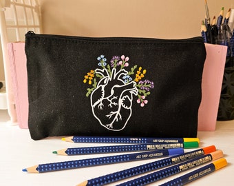 Heart Pencil Pouch Aesthetic - Stylish Handbag for Stationery Lovers, Black Pencil Case for Girls, Gift for Cute Stationery Lovers