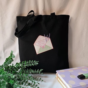 Bolsa Tote Negra con Sobre Abierto - Diseño Preppy Rosa y Verde - Regalo Bonito para Cumpleaños - Bolsa de Lona Aesthetic para el Día a Día