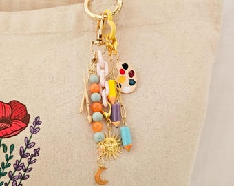 Art Themed Bag Charm with Paint Palette and Brushes – Creative Gift for Artists, Art Students and Teachers