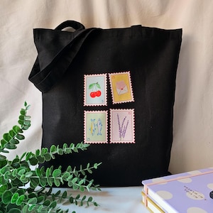 Schwarze Tragetasche mit Stempel - Ästhetisches Geschenk für Frauen - Handgemachte schwarze Canvas-Tragetasche