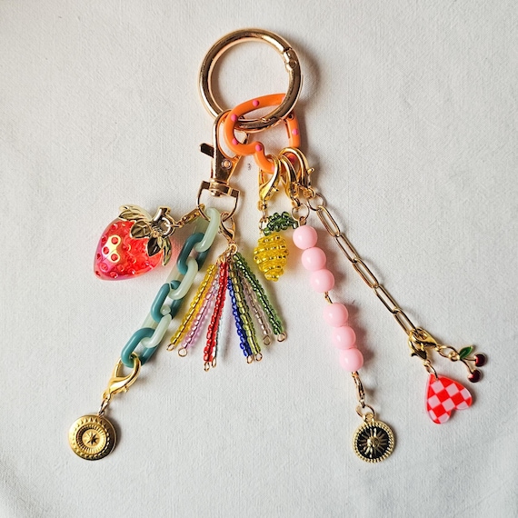 llavero trendy con mosquetón para bolso, llavero en tendencia para bolso, charm para tote bag, regalo diferente, regalo amiga cumpleaños