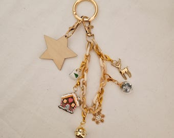 Christmas charm with gingerbread house and star: golden chain keychain for bags or totes