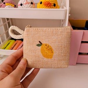 monedero pequeño, porta monedas con cremallera, monedero estampado limón, regalo para ella, monedero decorado limón, accesorio hecho a mano
