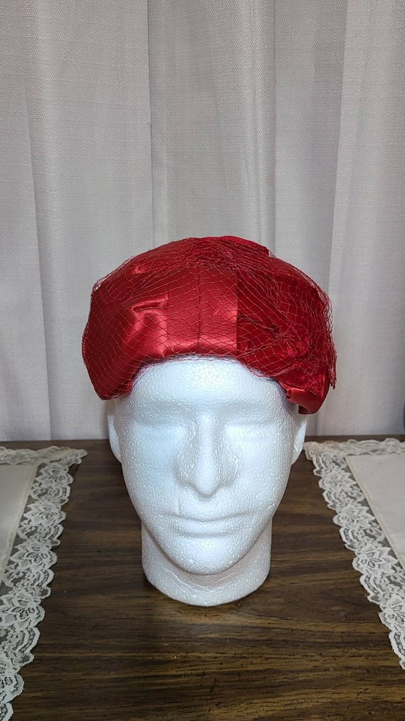 Vintage Red Velvet Silk Satin 50s Cocktail Hat Fa… - image 3