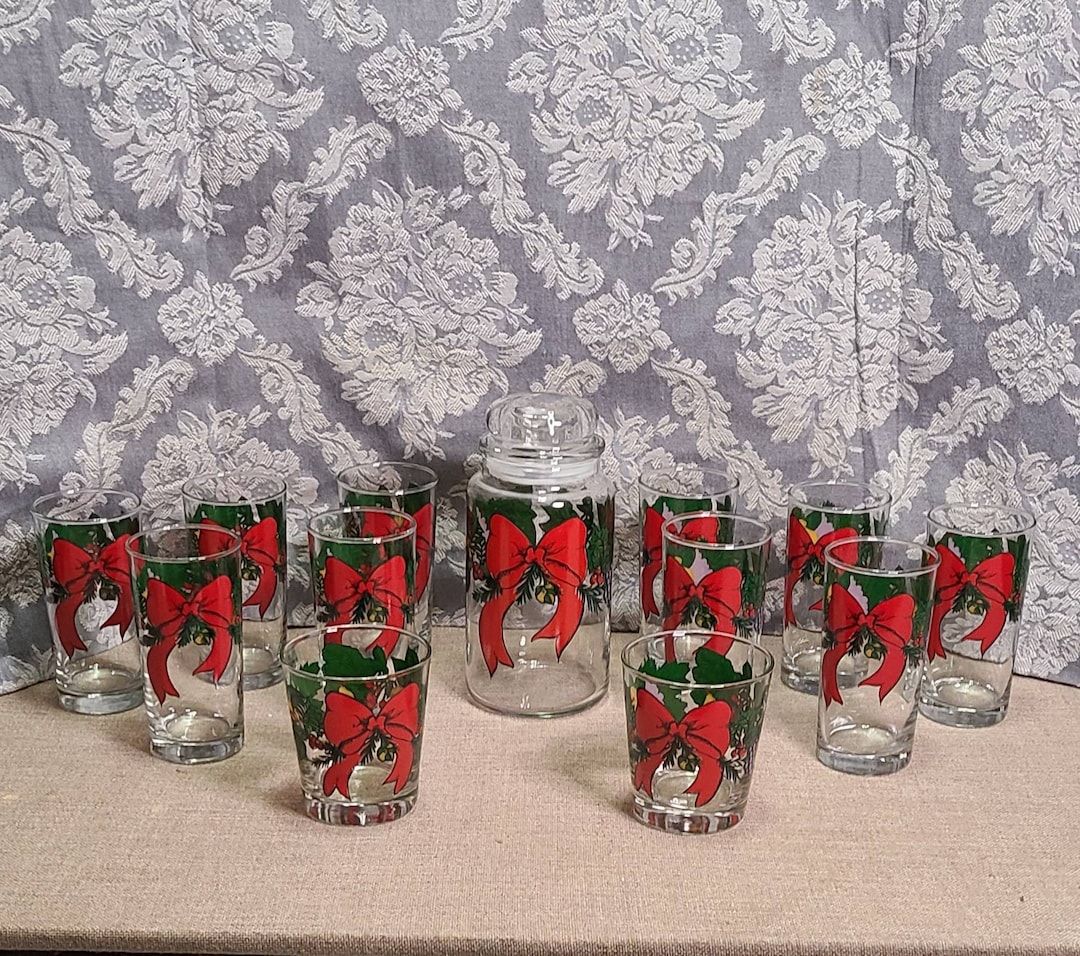 Spode Christmas Tree 13oz Wine Glasses, Set Of 4 - Festive Holiday Drinkware With Gold-Rimmed Seasonal Designs, Ideal For Red Or White Wine At Christmas Dinners And Family Gatherings: Wine Glasses - View #4