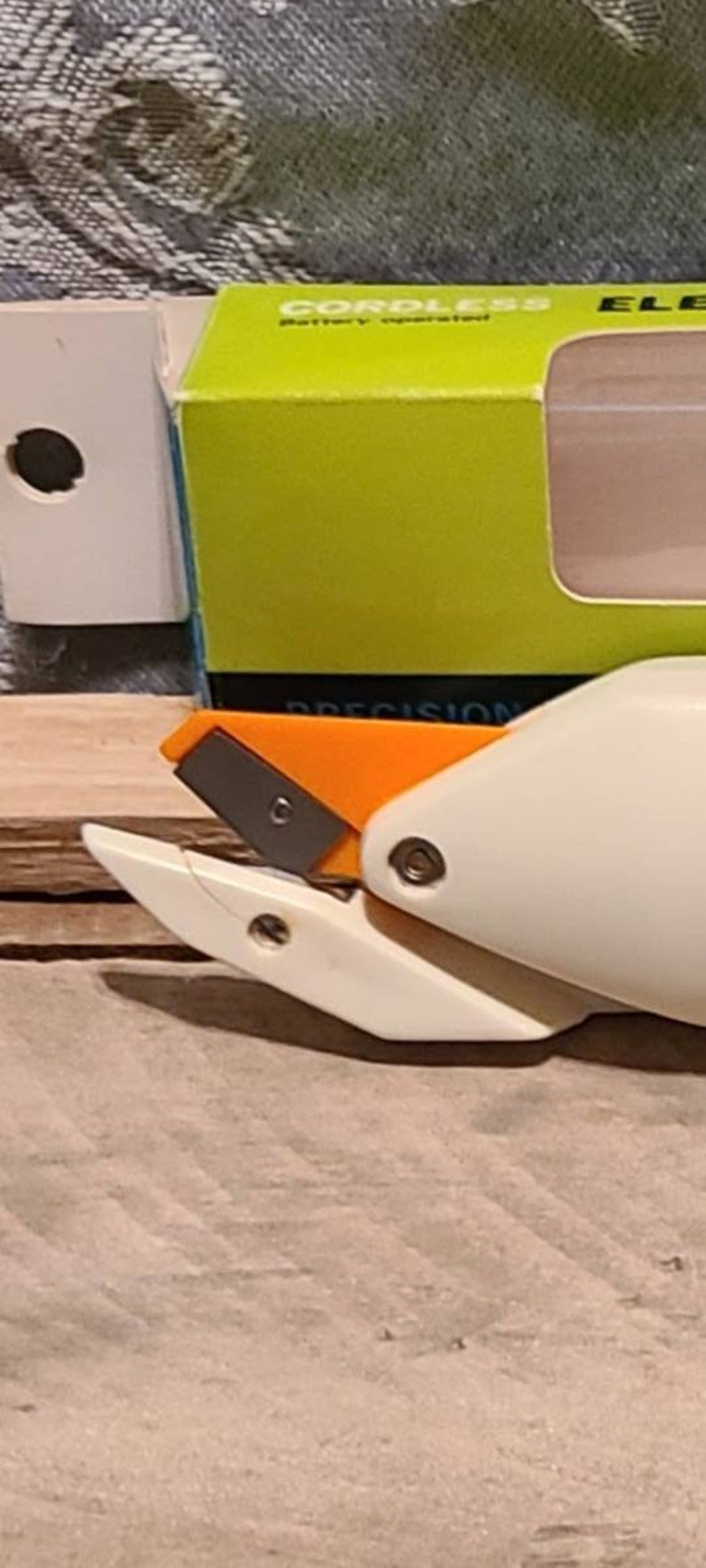 Vintage Minicut MC300 Cordless Handheld Electric Scissors Etsy