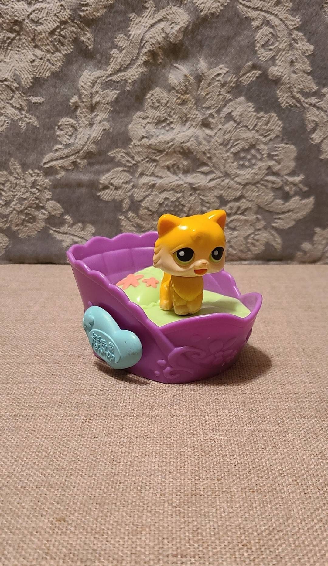 LPS Littlest Pet Shop Magic Motion Yellow Persian Cat With Get Better