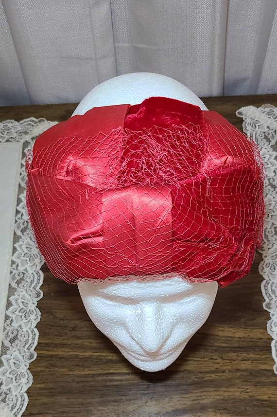 Vintage Red Velvet Silk Satin 50s Cocktail Hat Fa… - image 7