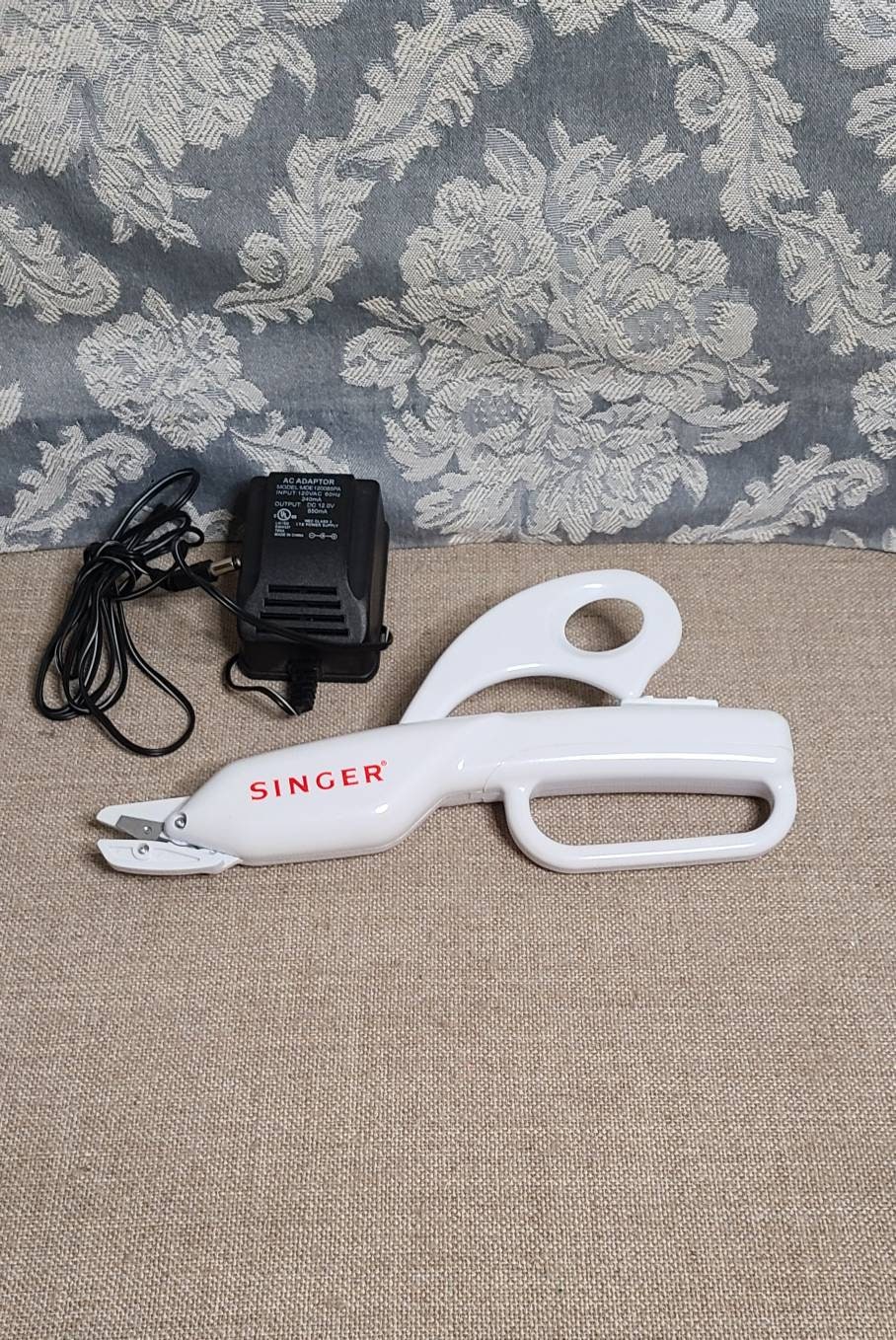 Singer Electric Scissors Cordless, White Battery Powered, It is