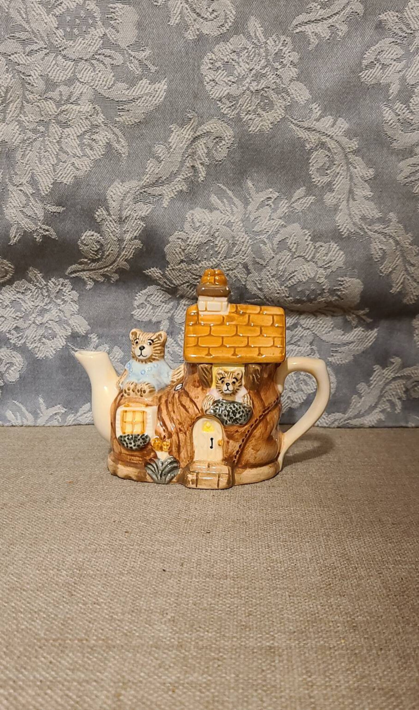 Teanee Teapot Two Bears in Shoe by Carbinal Vintage Teapots Etsy UK