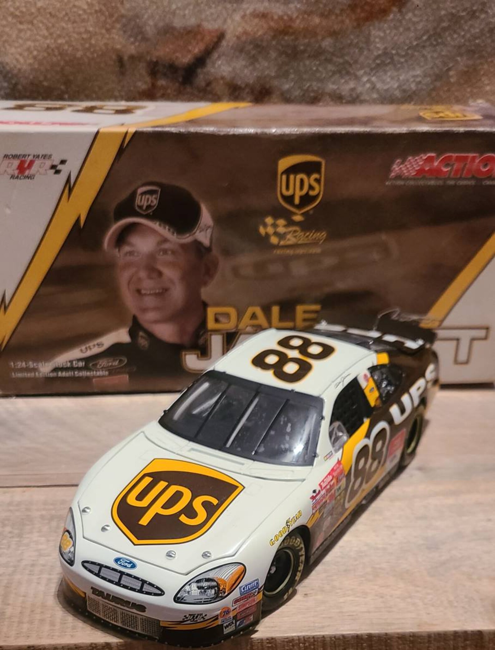 Set BROOKFIELD 1:24 Dale Jarrett #88 US Air Force Tribute, 3 Pezzi Con Rimorchio, NASCAR