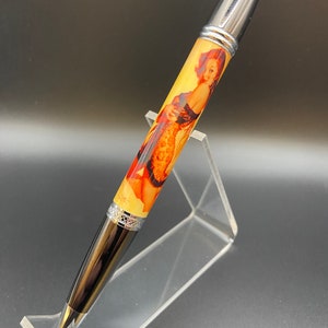 Handcrafted Wall Street Twist Pen, Gilbert Elvgren Pin Up Girl, Black Chrome Hardware