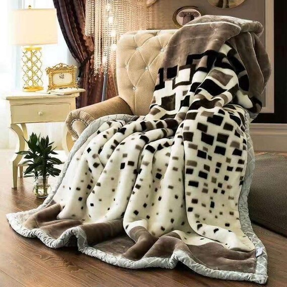 2 Ply Tiger the Best Thick Heavy Winter Warm Soft Mink King Size Winter  Blanket Beautiful Blanket ,color Yellow 