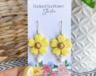 Pastel Floral Clay Earrings: Handmade Daisy Flower Earrings