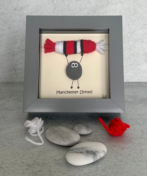 MUFC Pebble Art – Football Fan Gift, Manchester United Scarf