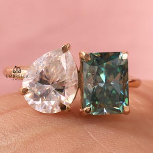 Pear And Radiant Cut Toi Et Moi Moissanite Ring,Green Emerald Moissanite Engagement Ring,Double Stone Engagement Ring,Two Stone Wedding Ring