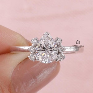 Pear Shaped Cluster Engagement Ring, Teardrop Moissanite Minimalist Ring, 14K White Gold Ring, Promise Ring, Anniversary Gift For Women.