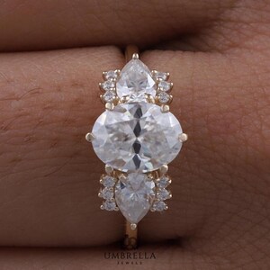 Anillo de compromiso de moissanita de corte ovalado en oro macizo, anillo de promesa vintage, anillo art déco, anillo de tres piedras, regalo de aniversario para mujer y esposa.