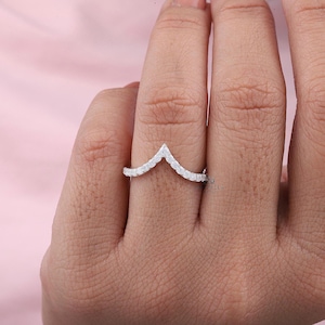 V Shaped Band, Moissanite Wedding Band For Women, V Shape Ring, Chevron Band, Curved Wedding Band, Solid 14K Gold Ring, V Wedding Band