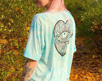 Kira - upcycled screenprinted shirt