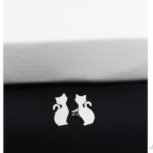 Cat Earrings , Minimalist Earrings , Dainty Earrings , Stud Earrings , 925 Sterling Silver