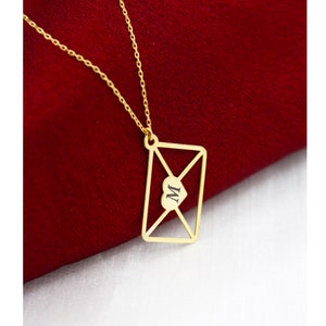 Collar inicial de letras de plata chapadas en oro / Joyas minimalistas para mujeres / Regalo para la madre / Regalo para Birthay / Carta de origami Joyería hecha a mano