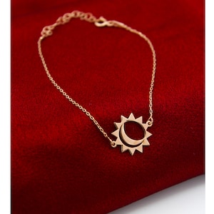 Sterling Silver Sun Moon Bracelet for Women/ Minimalist Moon and Sun Bracelet Jewelry/ Gold-Plated Sun Moon Pendant/Valentine&#39;s Day Gift