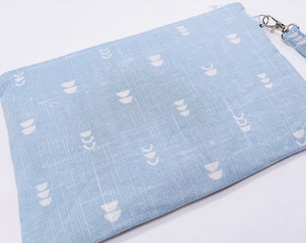 Linen-look Light Blue Minimalist Geometric Flat Zipper Pouch, Water-resistant lining, Detachable wrist strap, Cute Wristlet Travel Bag