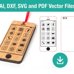 Könnte beinhalten: Ein Holz-Handy-Anhänger mit einem lasergravierten Design aus verschiedenen Social-Media-Icons, darunter YouTube, Facebook, Instagram, Twitter und Pinterest. Der Anhänger ist an einem roten Band befestigt und wird neben einer digitalen Illustration eines Telefons mit denselben Icons gezeigt.