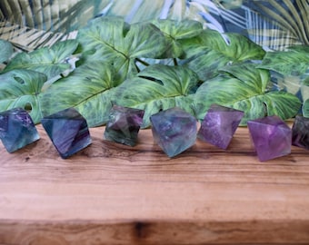 Octaèdres en fluorite arc-en-ciel : qualité A, cristal nettoyant