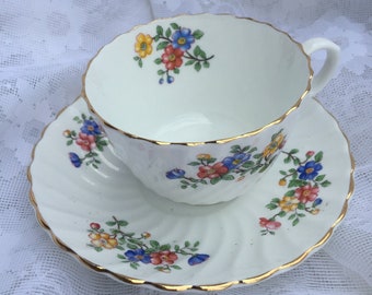 1940's Aynsley Collectible Decor Swirled floral teacup