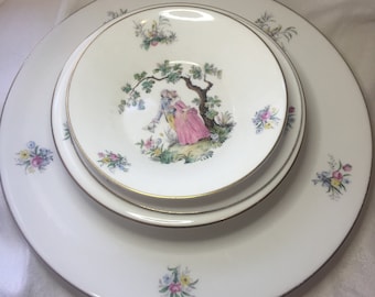 Royal Worcester Bone China Watteau Pattern Dinner Plates ,bowl ,saucer,replacement, decor, dinning ware (4pcs)