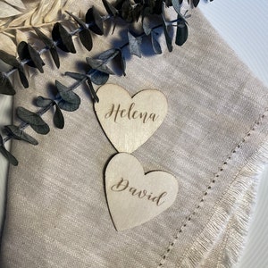 Namensschild aus Holz mit feiner Lasergravur , Platzkarte, Platzkarte Herz, Gastgeschenk, Hochzeit, Geschenkanhänger Weihnachten