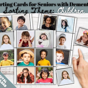 Op de afbeelding: Een set van 12 afdrukbare sorteerkaarten met foto's van kinderen. De kaarten zijn ontworpen voor senioren met dementie en tonen een verscheidenheid aan kindergezichten.