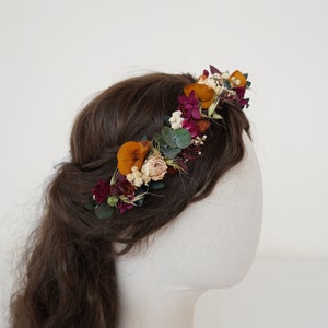 Corona de flores secas de color rosa, eucalipto, óxido, terracota, verde salvia, corona para el cabello de novia estilo bohemio, diadema bordada color granate.