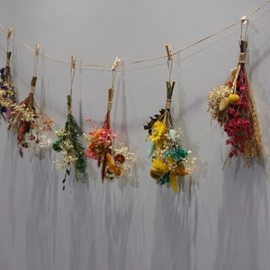 GORGEOUS Floral WALL Hanging - DRIED Flowers - Wall Decor - Home Decor - Wild Flower Wall Hanging  - Vanity Decor  -Christmas Decoration