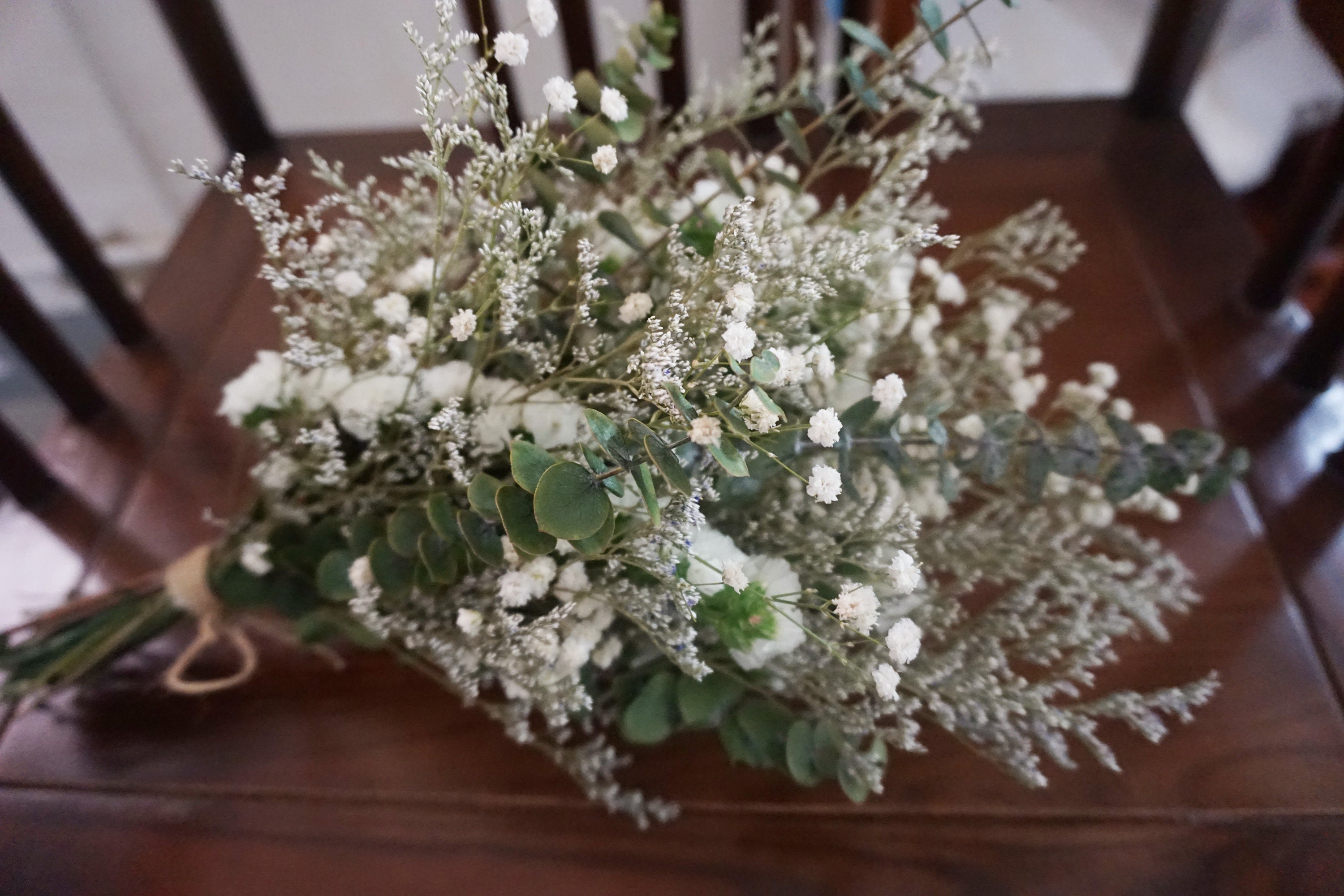 Dried Eucalyptus Bouquet  Dried Real Baby's Breath And Straw Flowers –  Secret Flower wholesale
