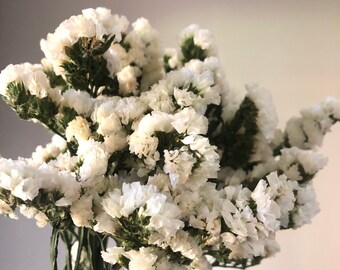A bouquet of immortal white flowers, bouquet home decoration, white bouquet, flower arrangement, accessories