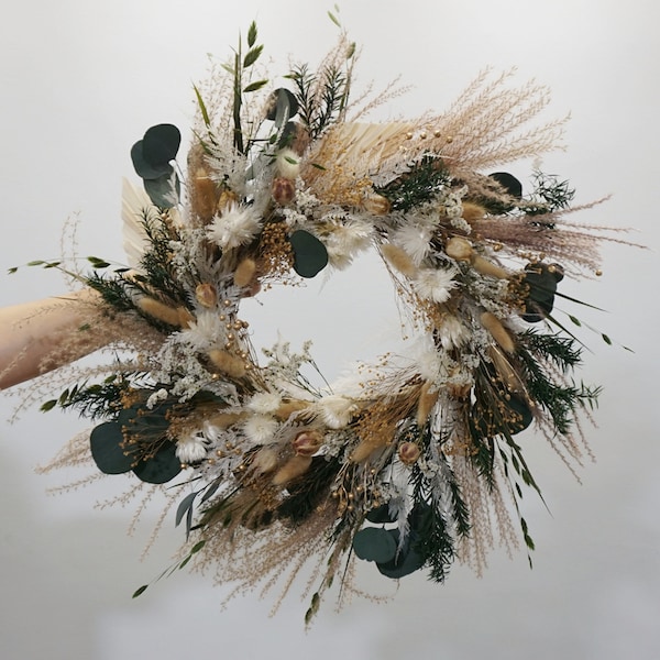 Dried flower Wreath / pampas grass & Eucalyptus / Door Wreath Christmas Decoration / Christmas Wreath / Xmas Door Wreath