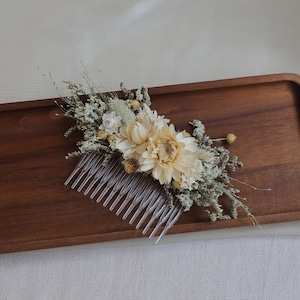 Daisy dried flower mixed bridal hair accessories/ Bohemian wedding hair accessories/Dry Flower Hair Comb