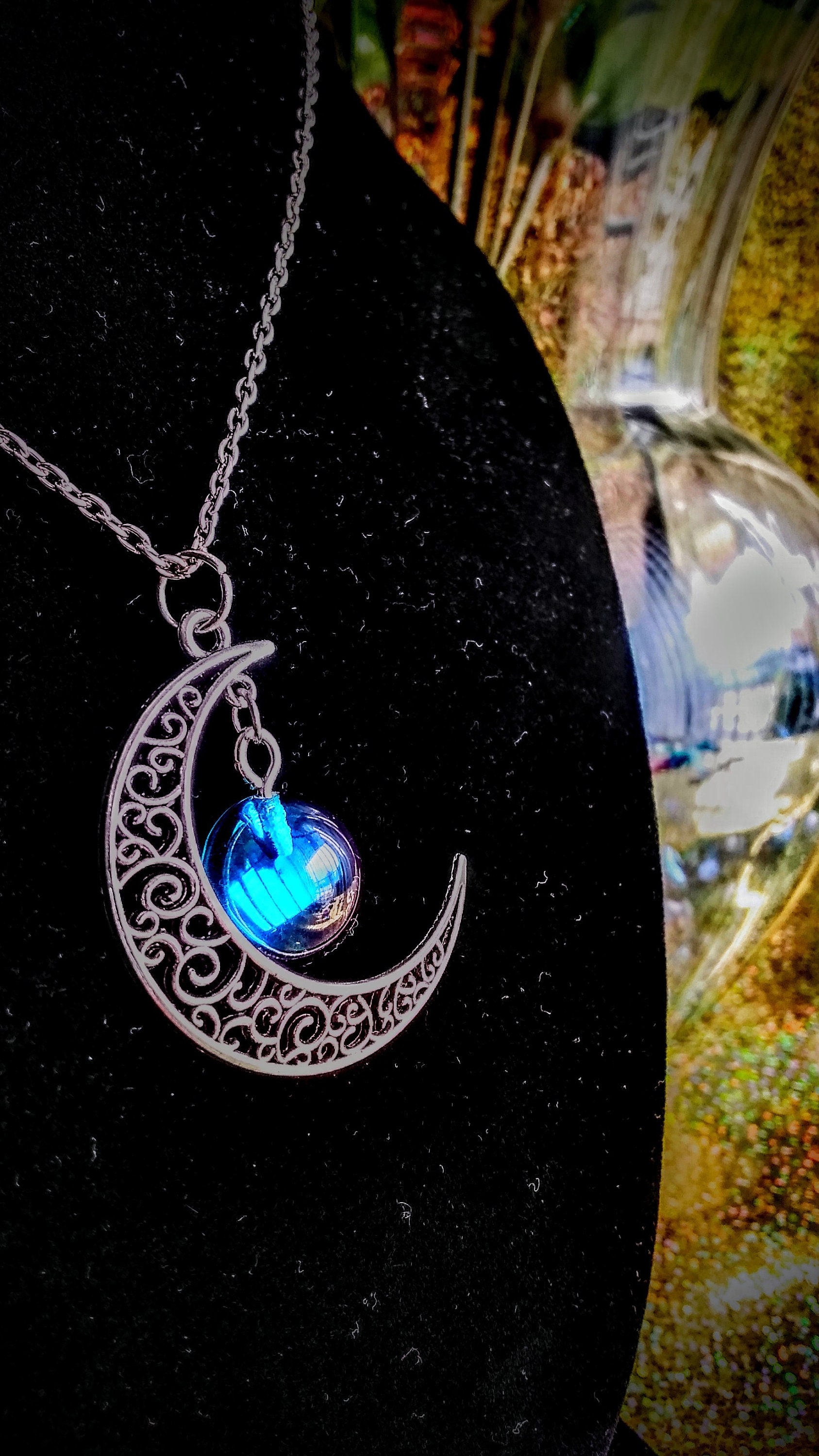 AlterImage Jewelry Eclipse Crescent Moon Glow In The Dark Necklaces 4 Pack  Luminous Jewelry Green Purple Blue & Sky Blue Includes UV Light -  Walmart.com