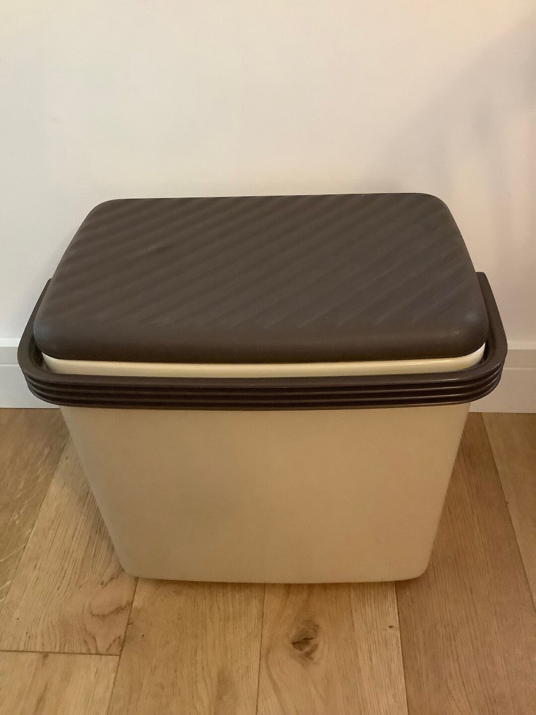 Vintage Picnic Cool Box, Picnic Box, 1980s Retro Cool Box, Beer Cooler