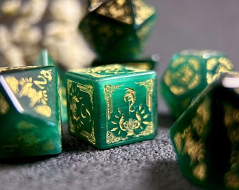Hand Carved Green  DnD Dice,Polyhedral Gemstone dice