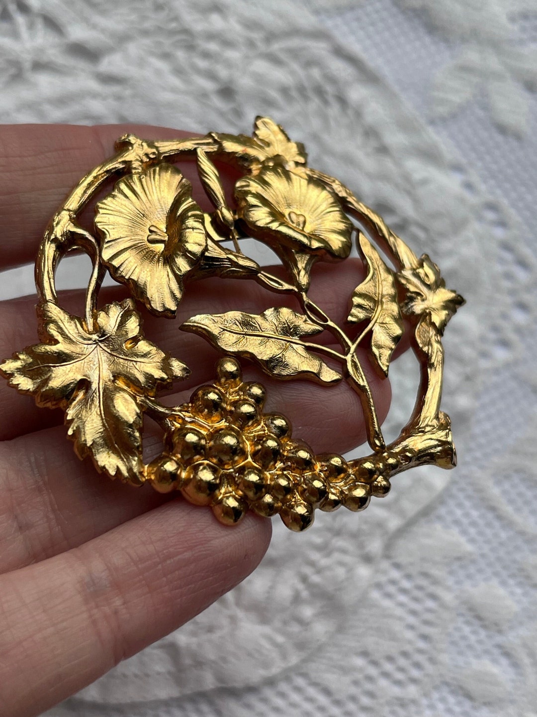 Broche Fleur Vintage Plaquée Or Avec Brillants – Ancienne, Occasion, Détails à Voir En Description