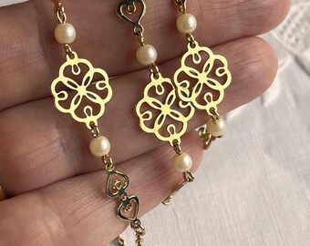 Vintage filigree long chain link necklace with simulated pearls