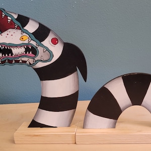 Mini Sandworm / Beetlejuice / Tim Burton / Horror Art / Decor / Knick Knack / Sandworm / Creepy Art / Halloween